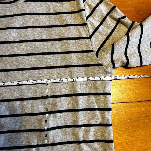 Muji stretchy mock neck - Picture 2 of 6